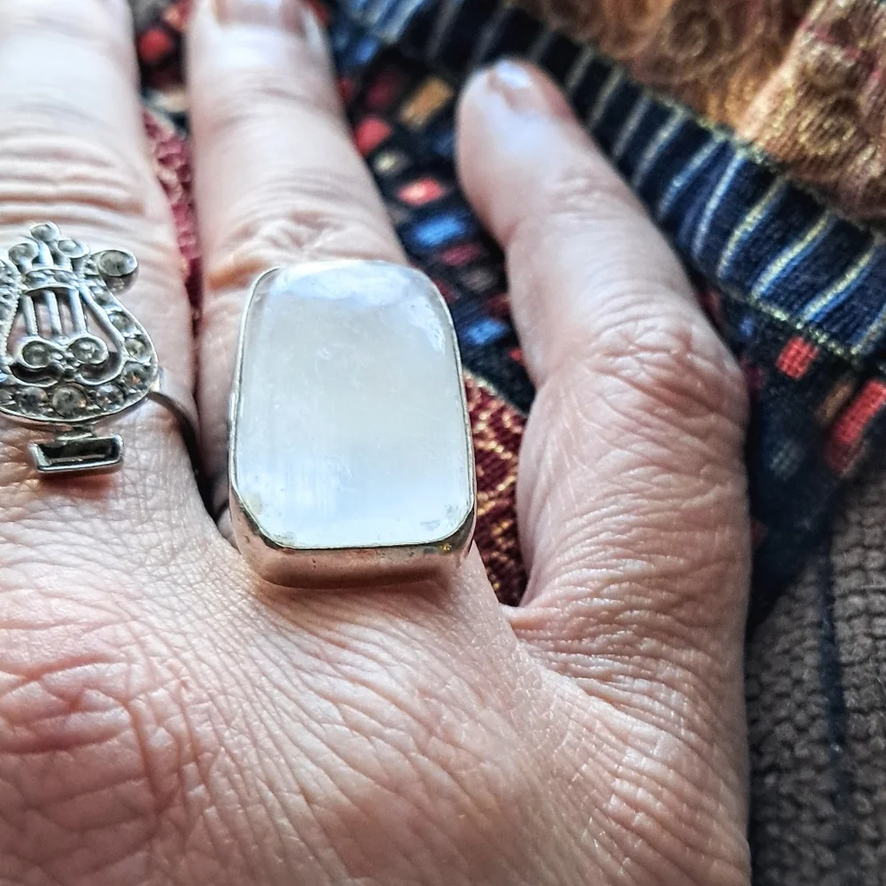 💎HOLD for Cindy.💎Vintage Sterling Silver Selenite Ring, Size 7 - Picture 4 of 8